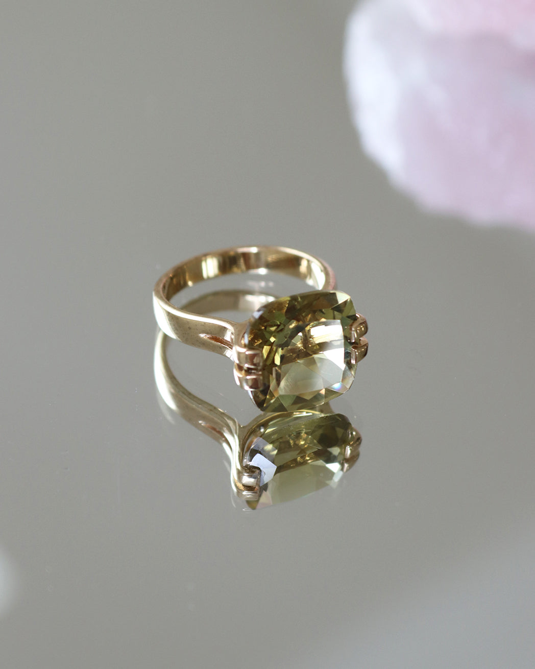 Brilliant Ring Olive Quartz Gold