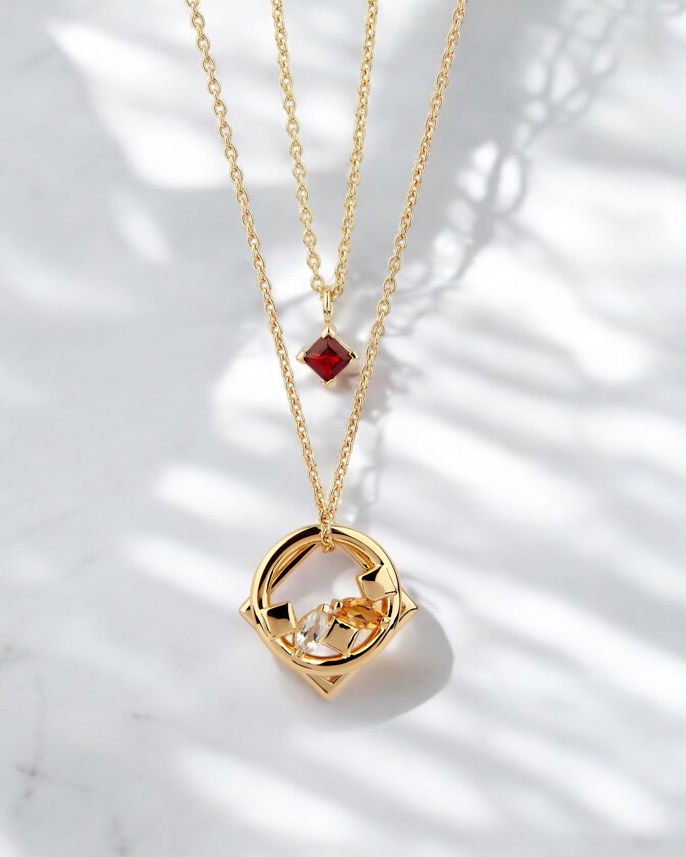 Carolin_Stone_Jewellery_Daring_Halskette_Granat_Gold__1-Photoroom.jpg