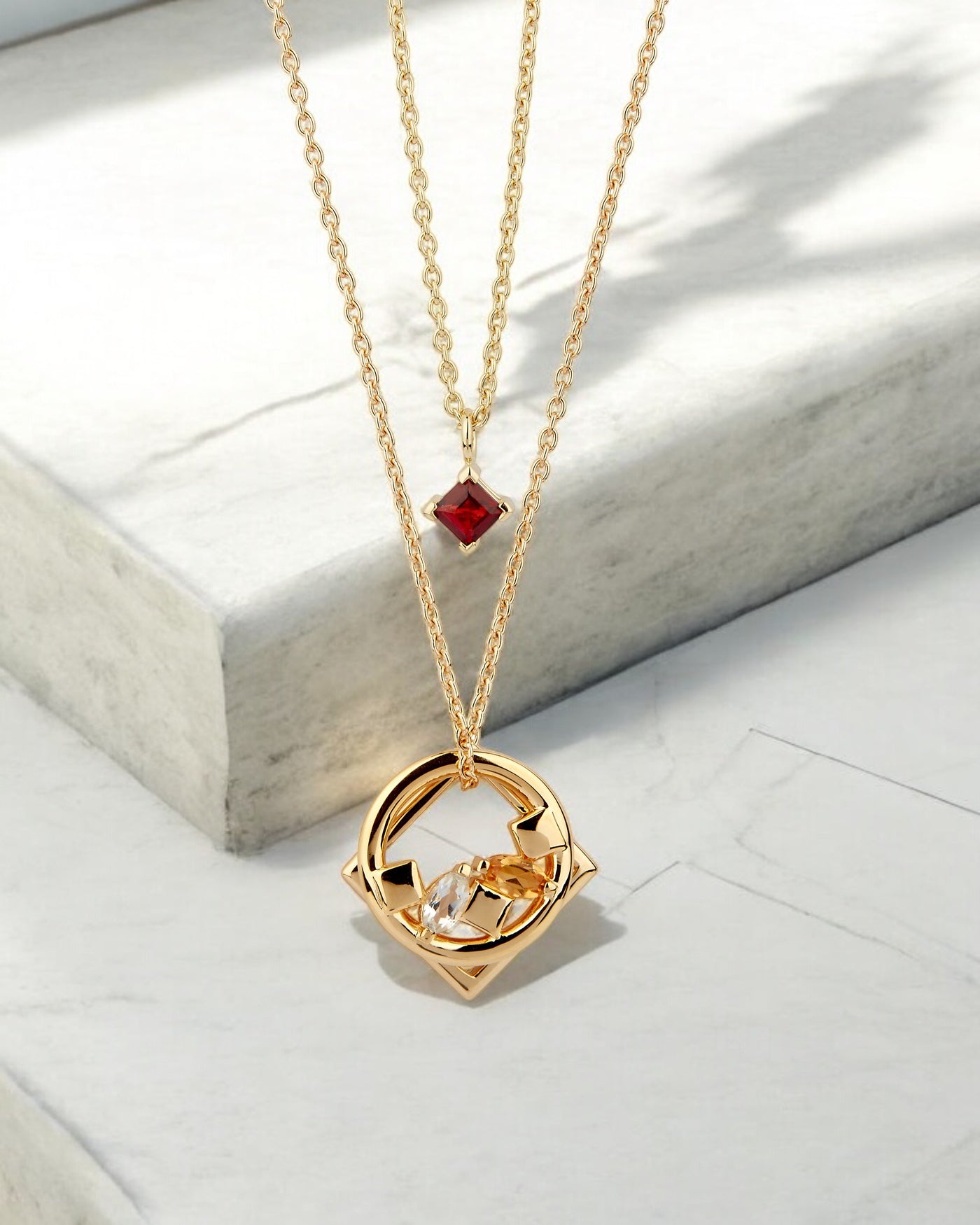 Carolin_Stone_Jewellery_Daring_Halskette_Granat_Gold__1.jpg