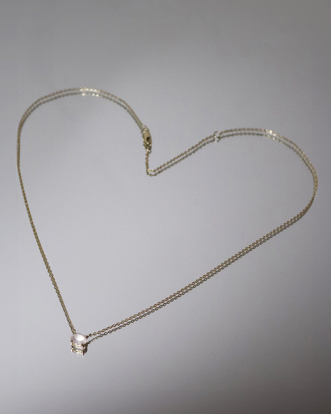Carolin_Stone_Jewellery_Unlimited_Love_Halskette_Rosenquarz_Gold_still_life_6.jpg