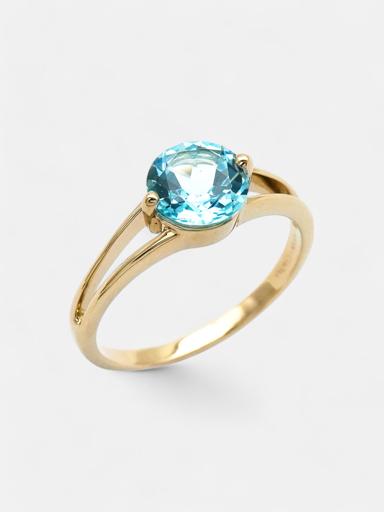 Intention Ring Blue Topaz Gold - Communication