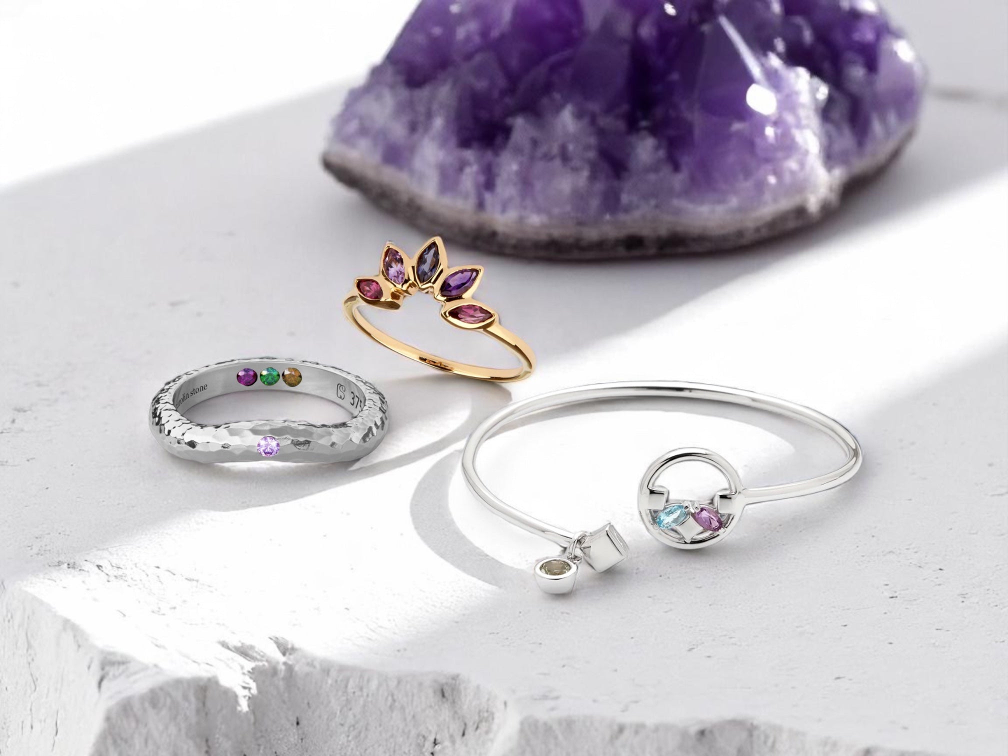 Wie man in einer abgelenkten Welt konzentriert bleibt: Die beruhigende Energie des Amethysts