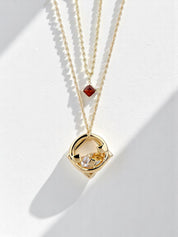 Daring Necklace Garnet Gold