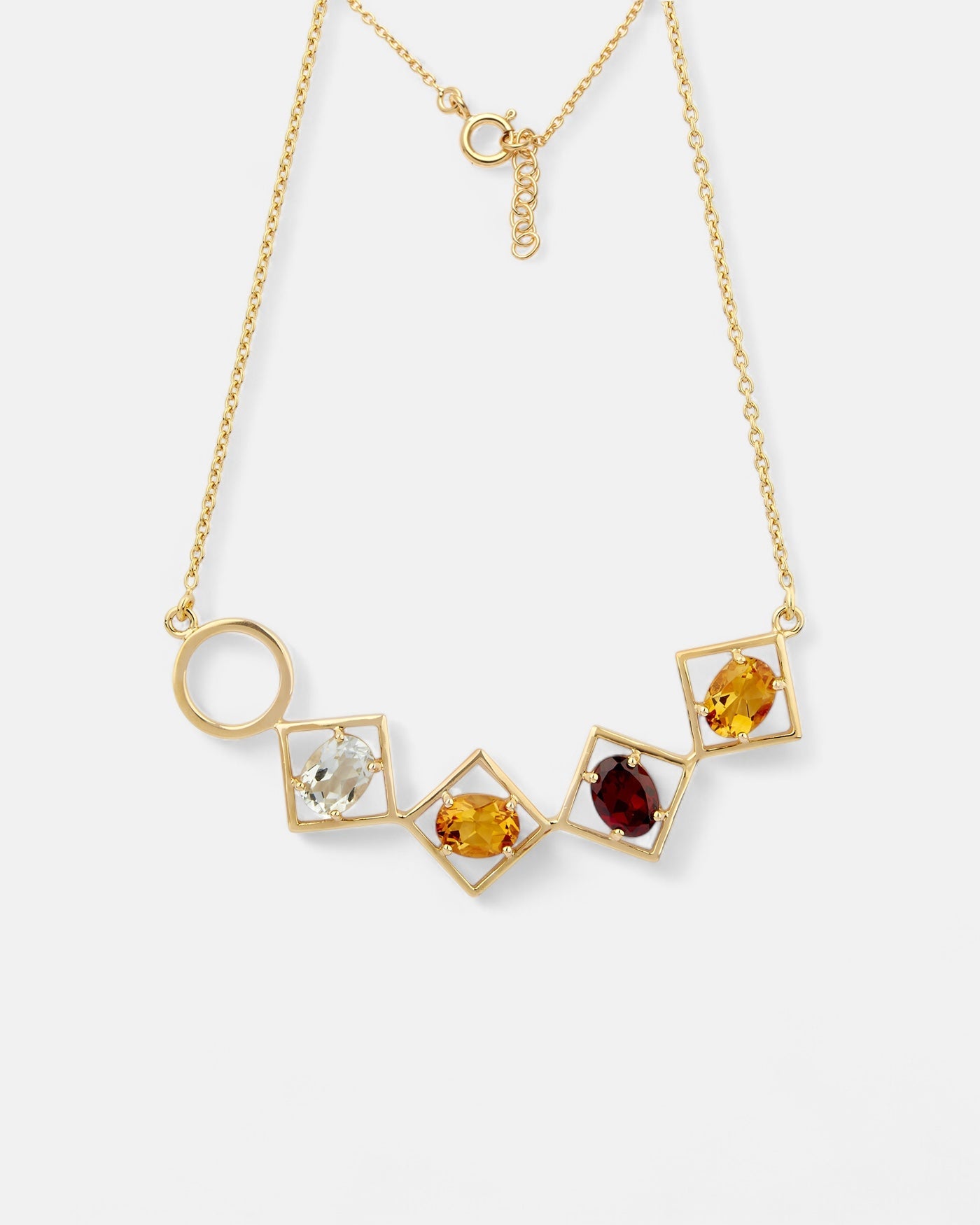 Carolin_Stone_Jewellery_Charming_Halskette_Granat_Gold_1_36d62b5e-34af-404f-ad47-7d9c0c8896c5.jpg
