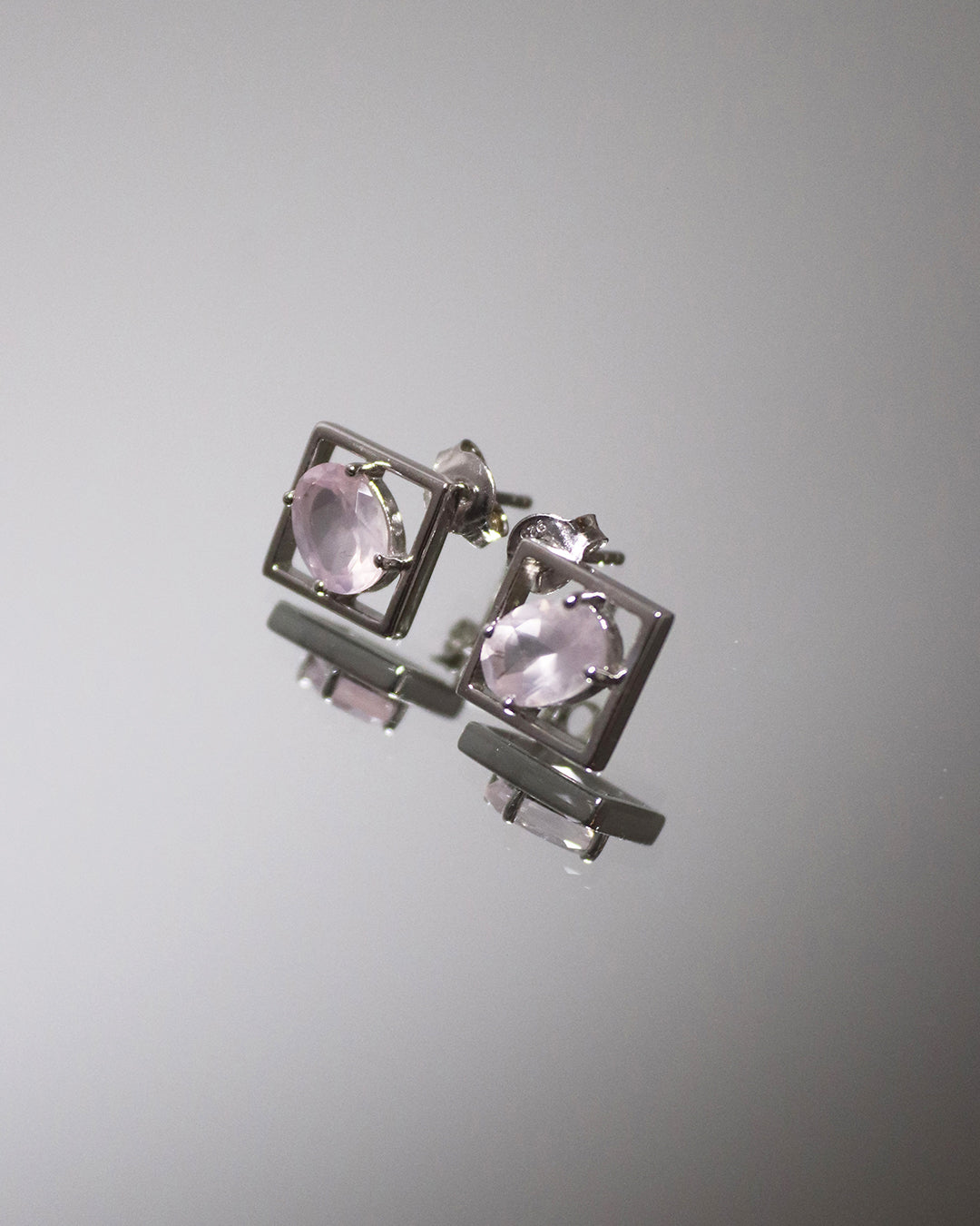 Charming stud earrings rose quartz silver