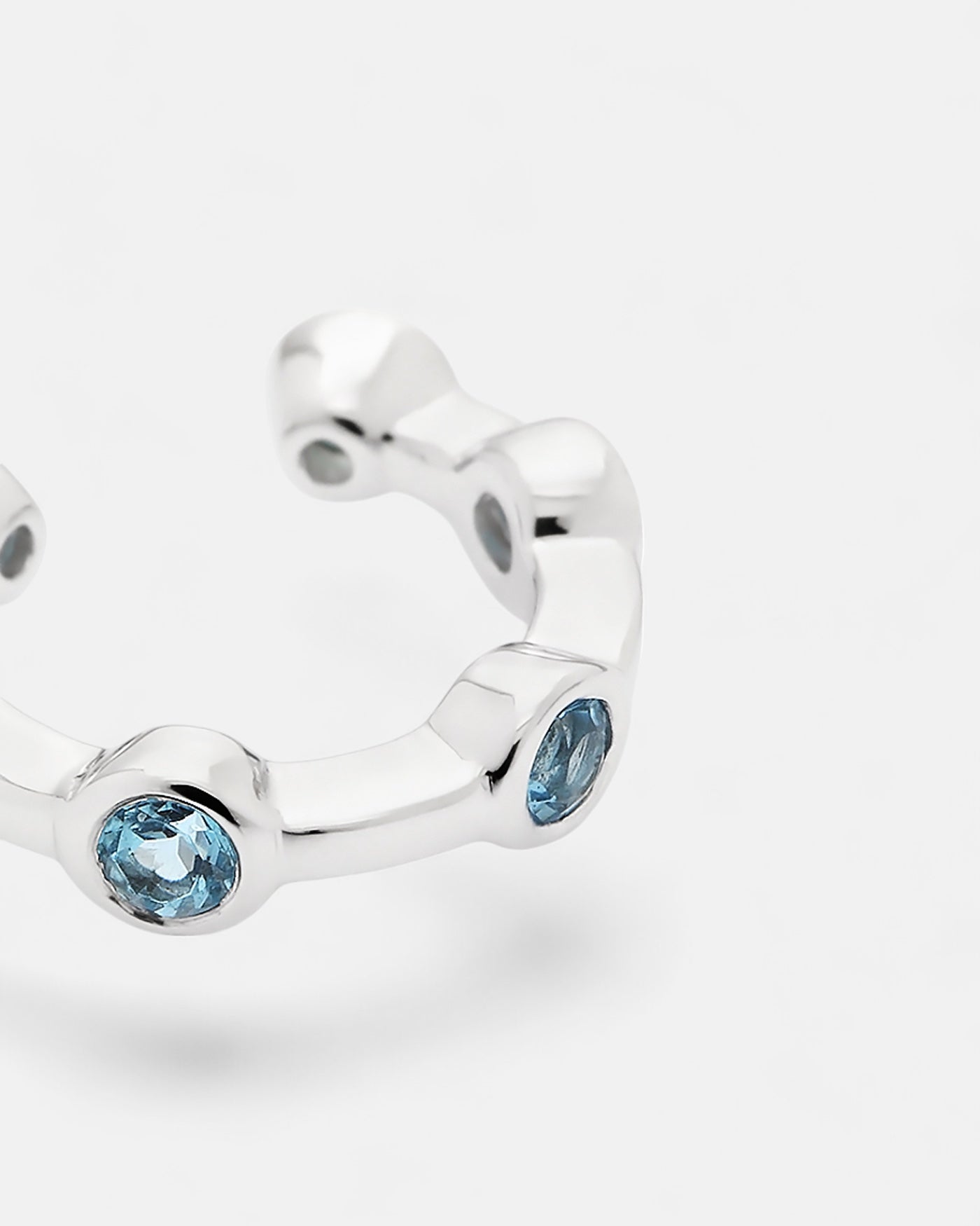 Citygirl blau - Ear cuff Topas Silber