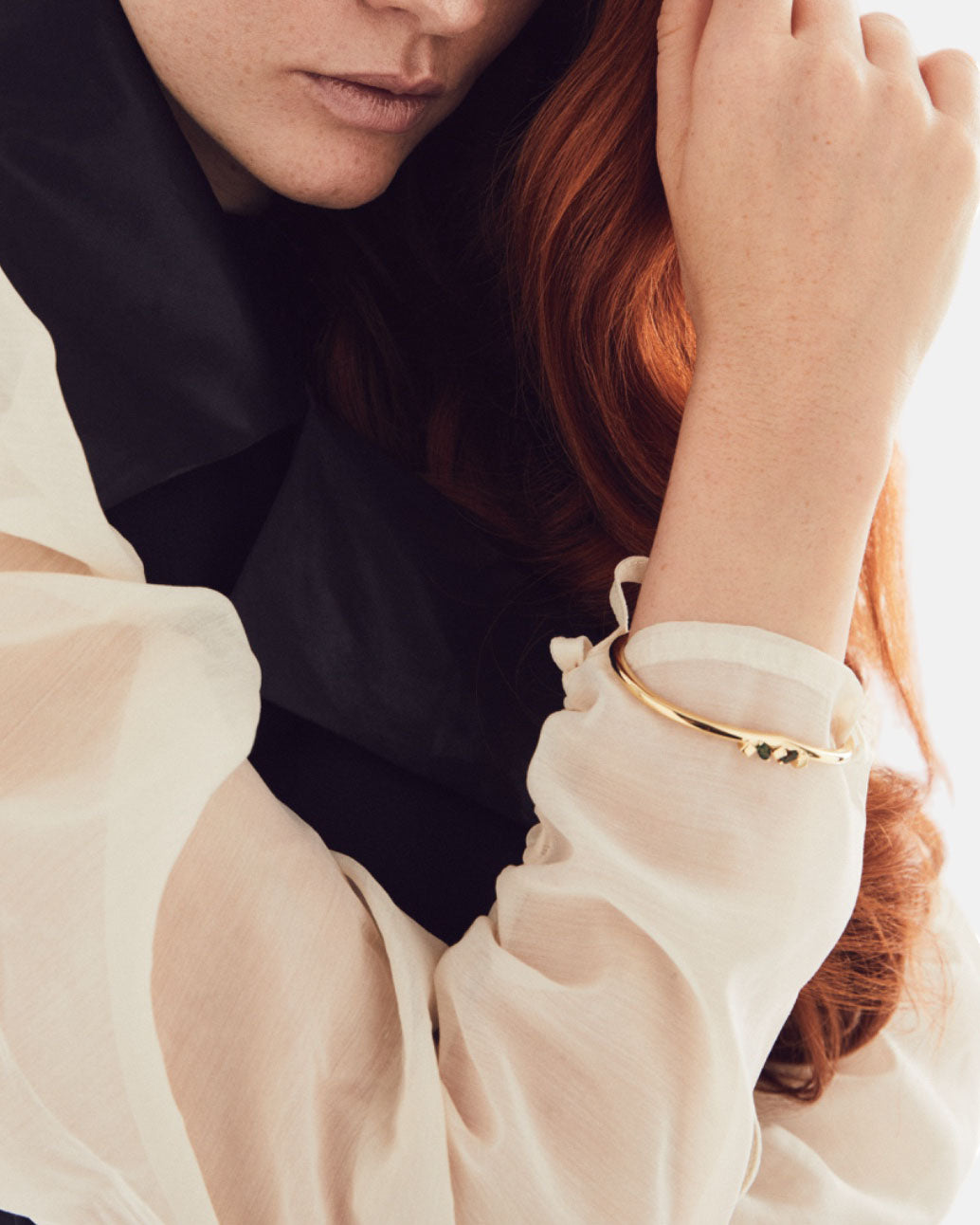 Daring Bangle Garnet Gold