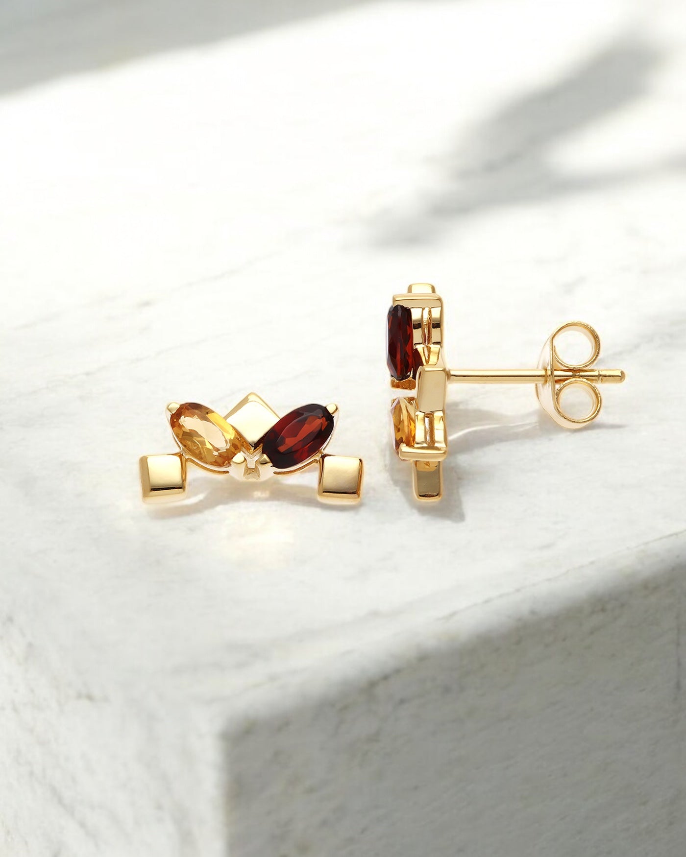Daring Little Stud Ohrstecker Granat Gold