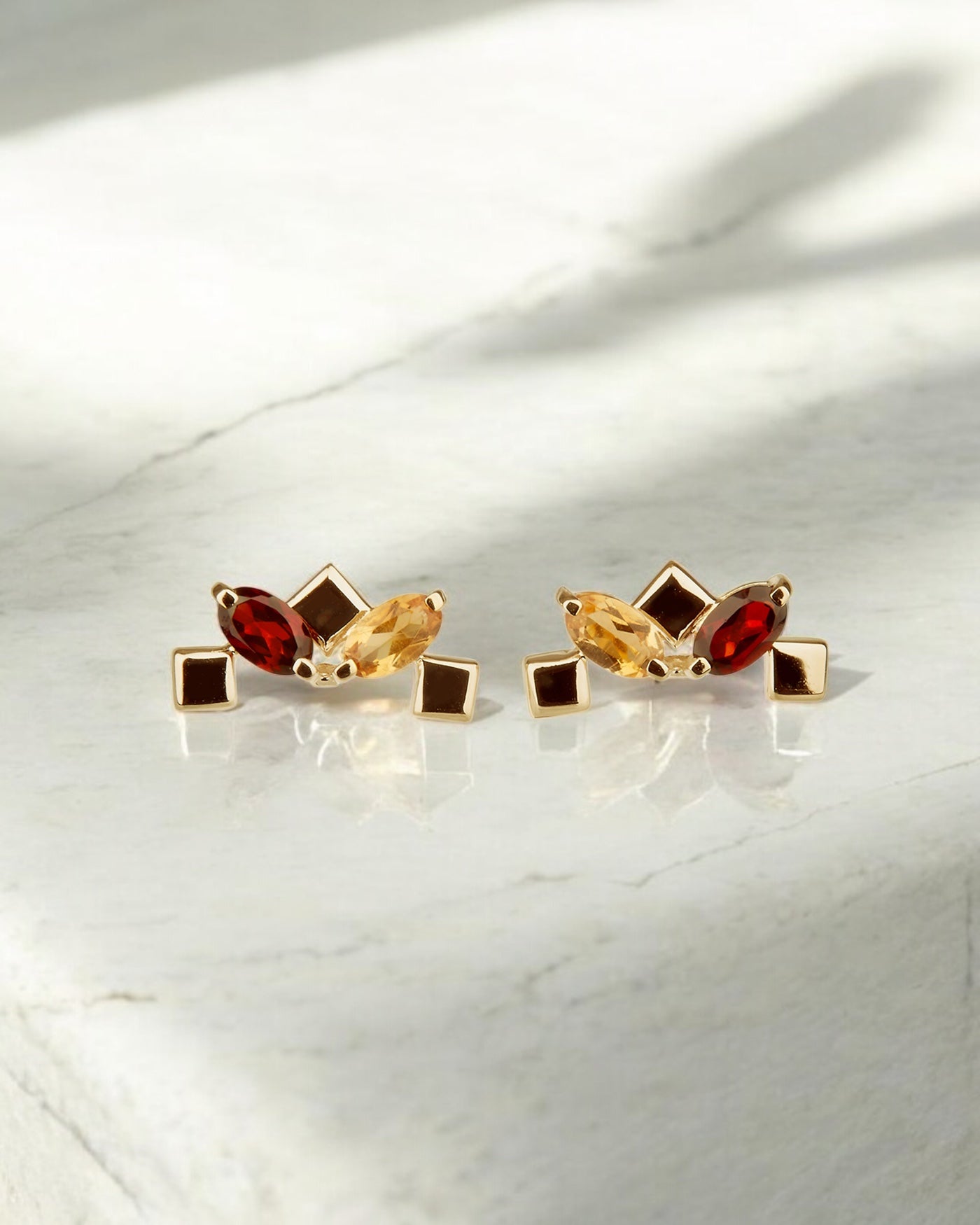 Daring Little Stud Ohrstecker Granat Gold