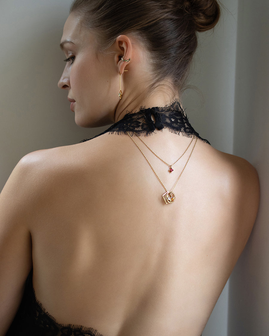Daring Necklace Garnet Gold