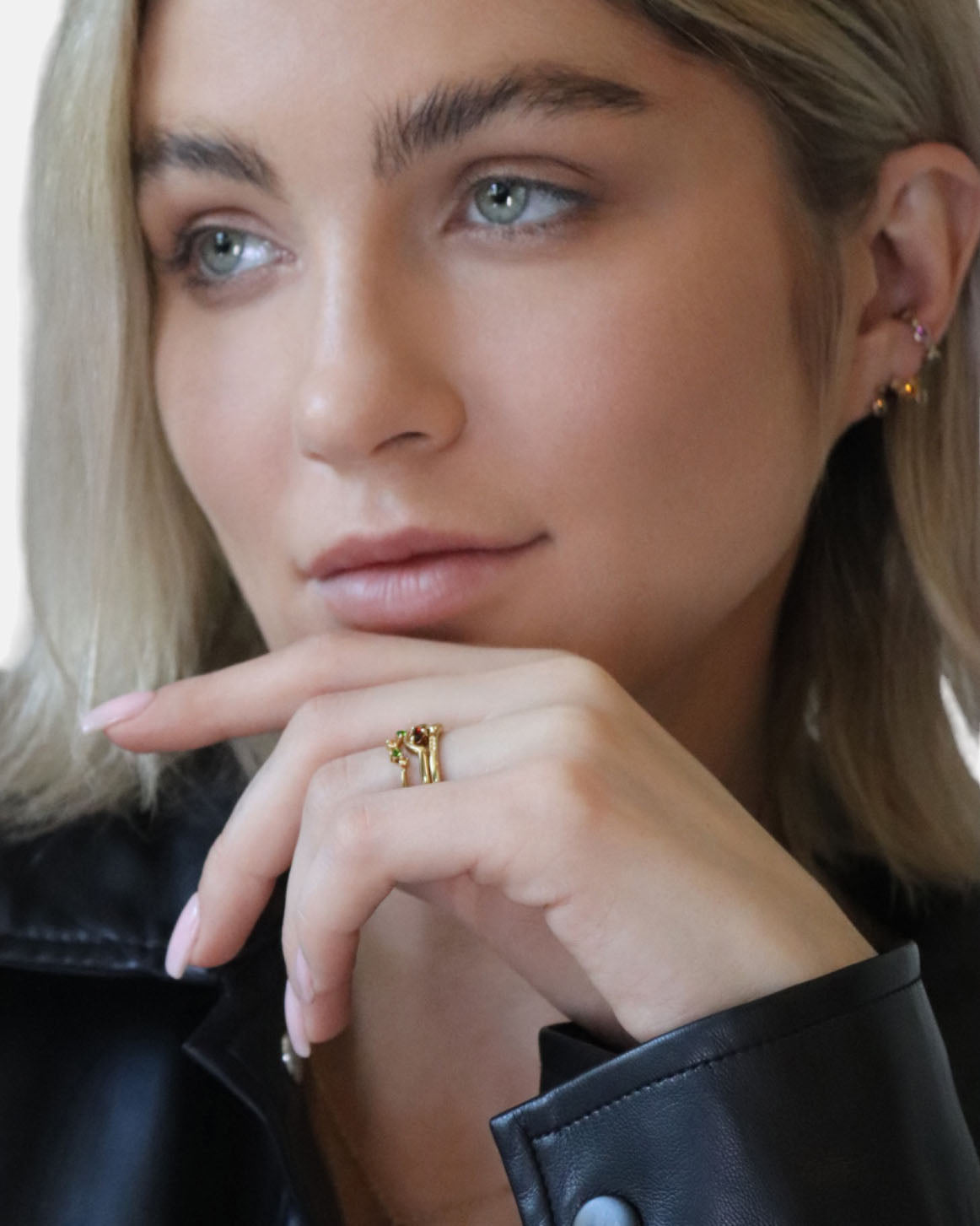 Daring Triad Ring Garnet Gold