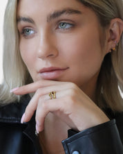 Daring Triad Ring Granat Gold