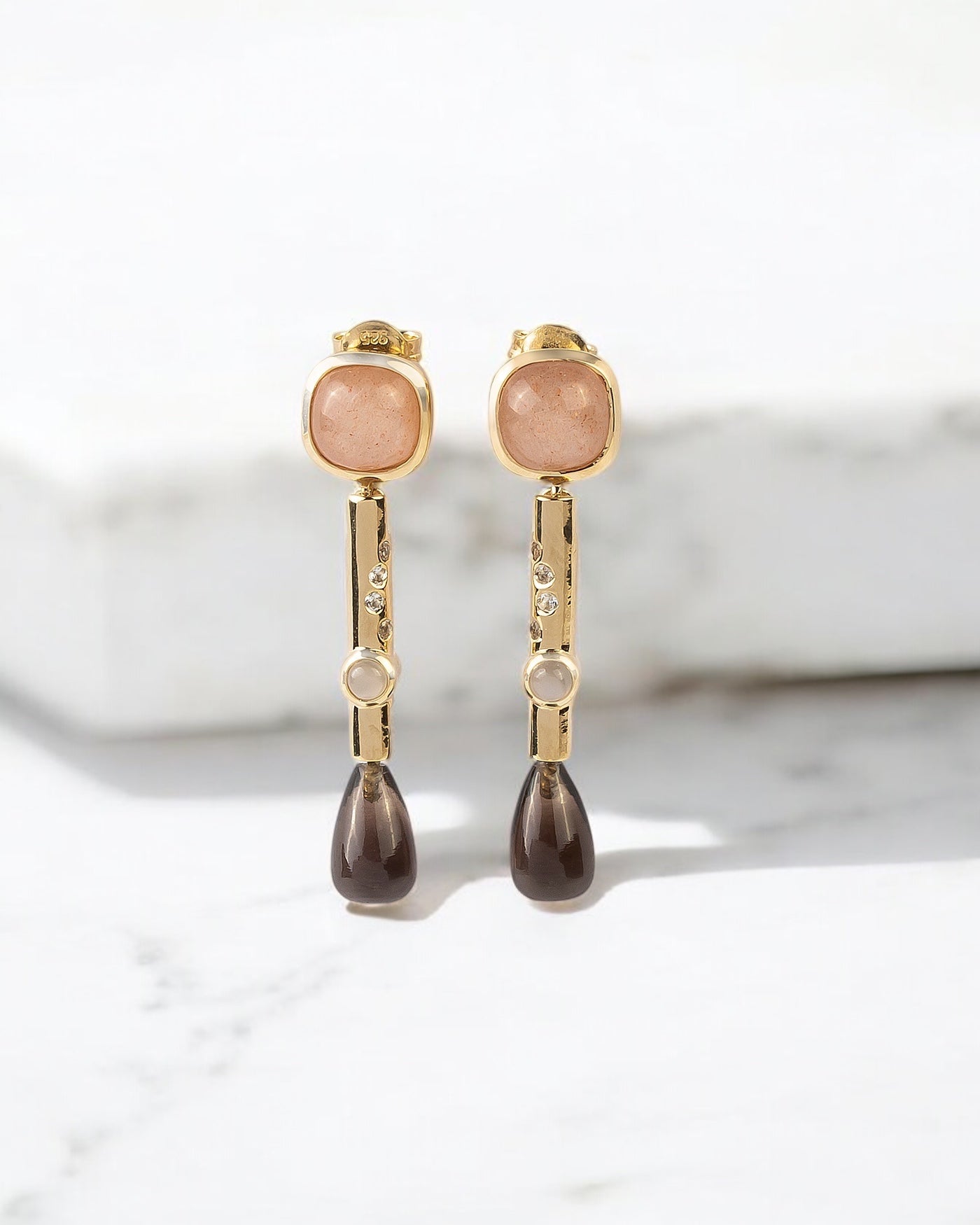 Carolin_Stone_Jewellery_Daydreamer_Ohrringe_Mondstein_Gold_1-Photoroom-Photoroom.jpg