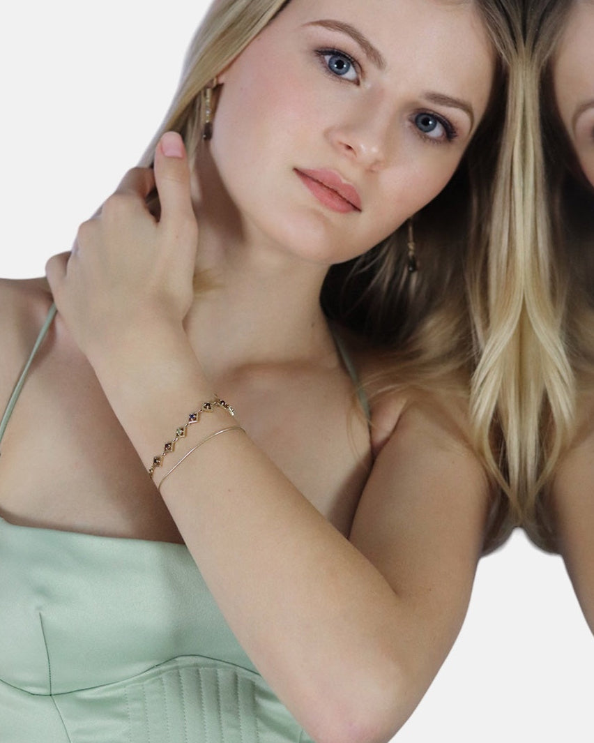Embrace Me Bracelet Garnet Gold