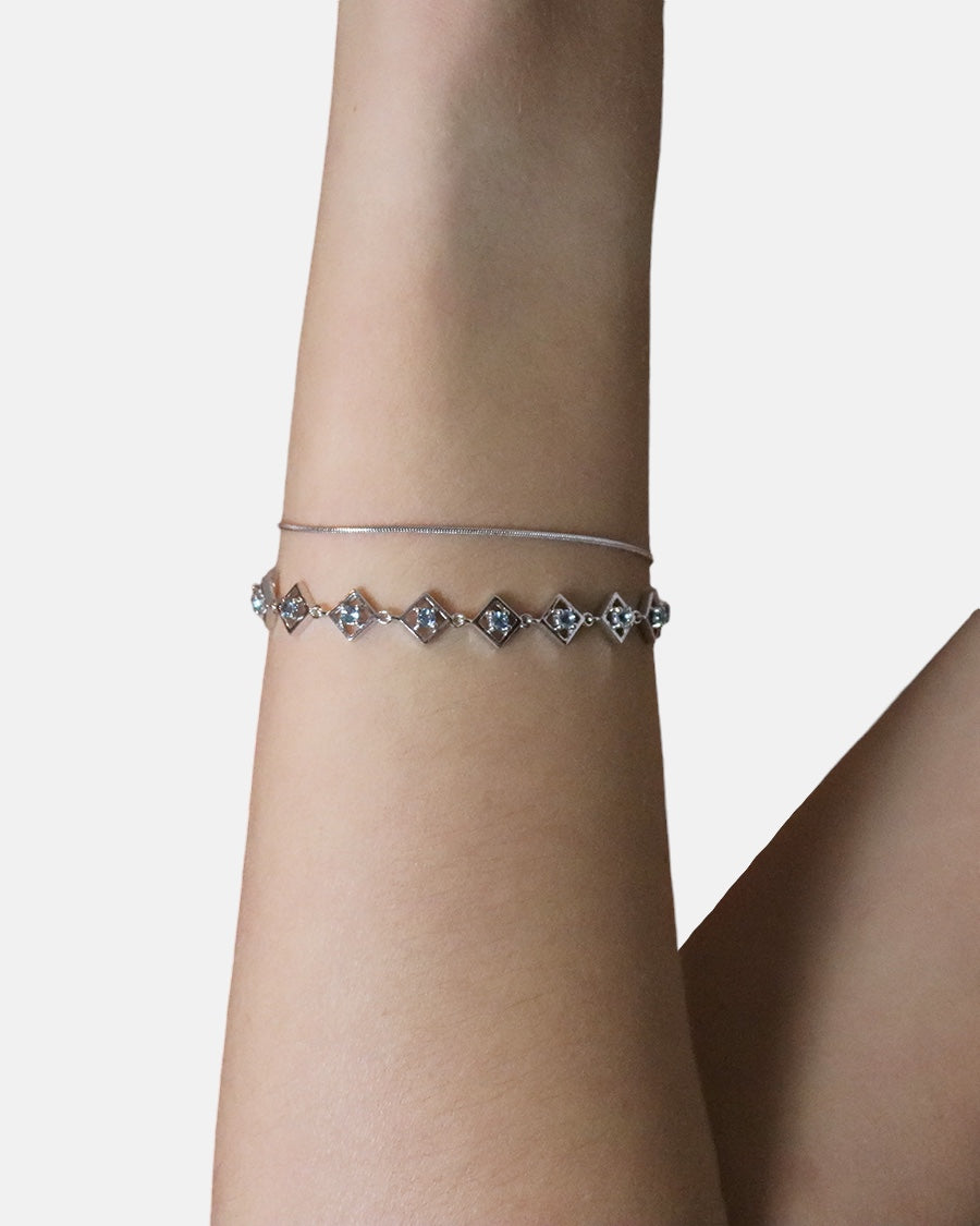 Embrace Me Armband Topas Silber