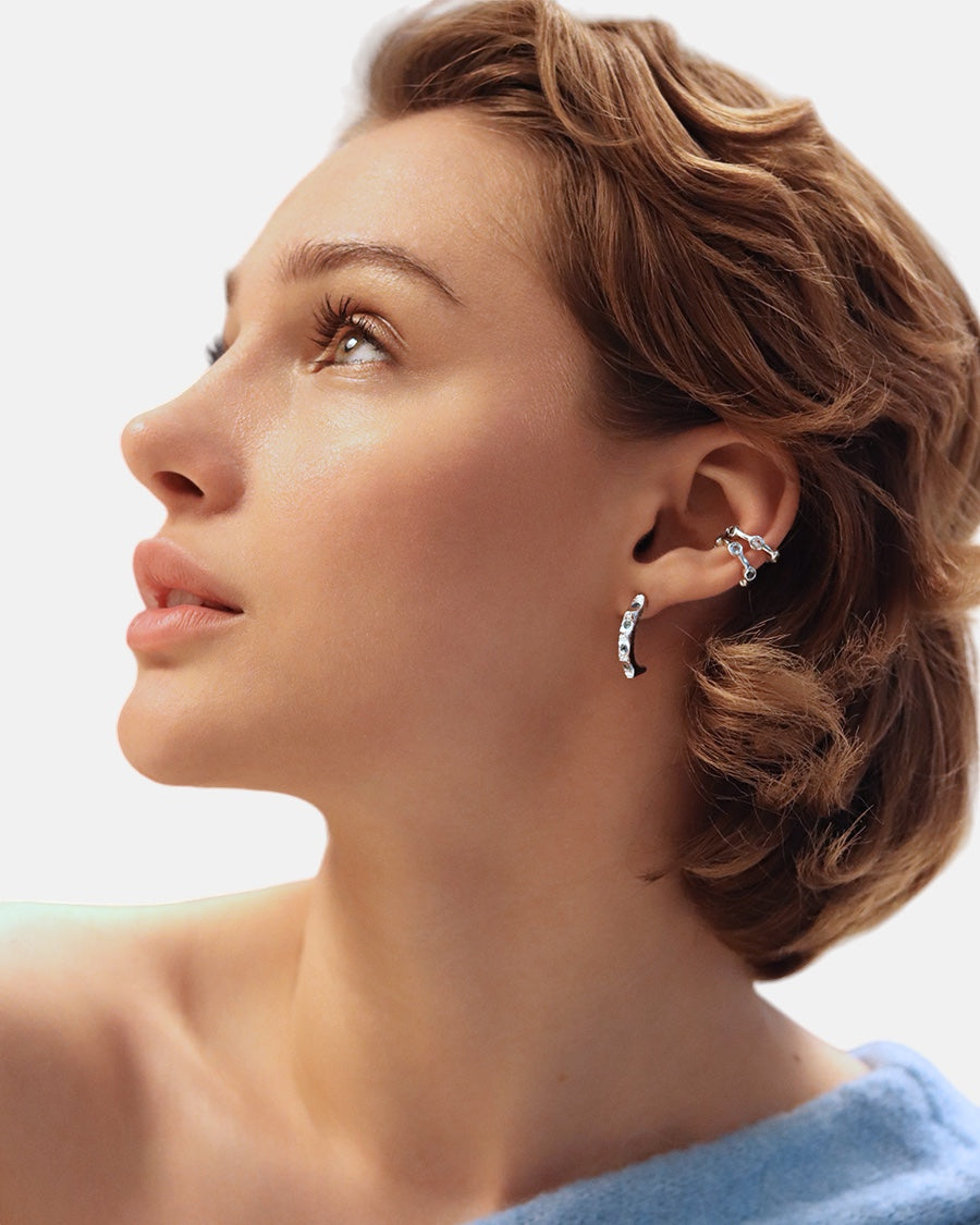 Citygirl blau - Ear cuff Topas Silber
