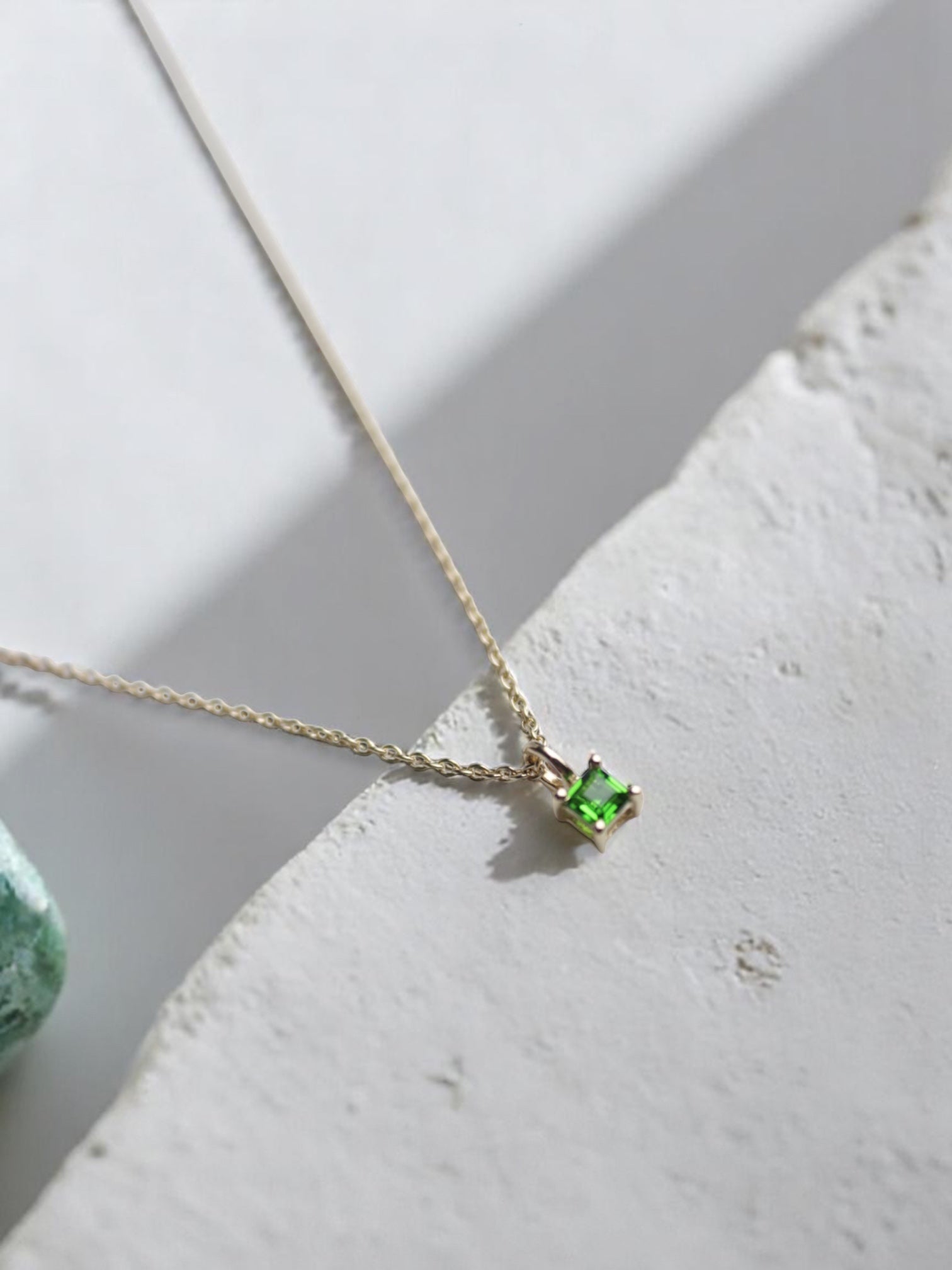 Creativity Necklace Chrome Diopside Gold