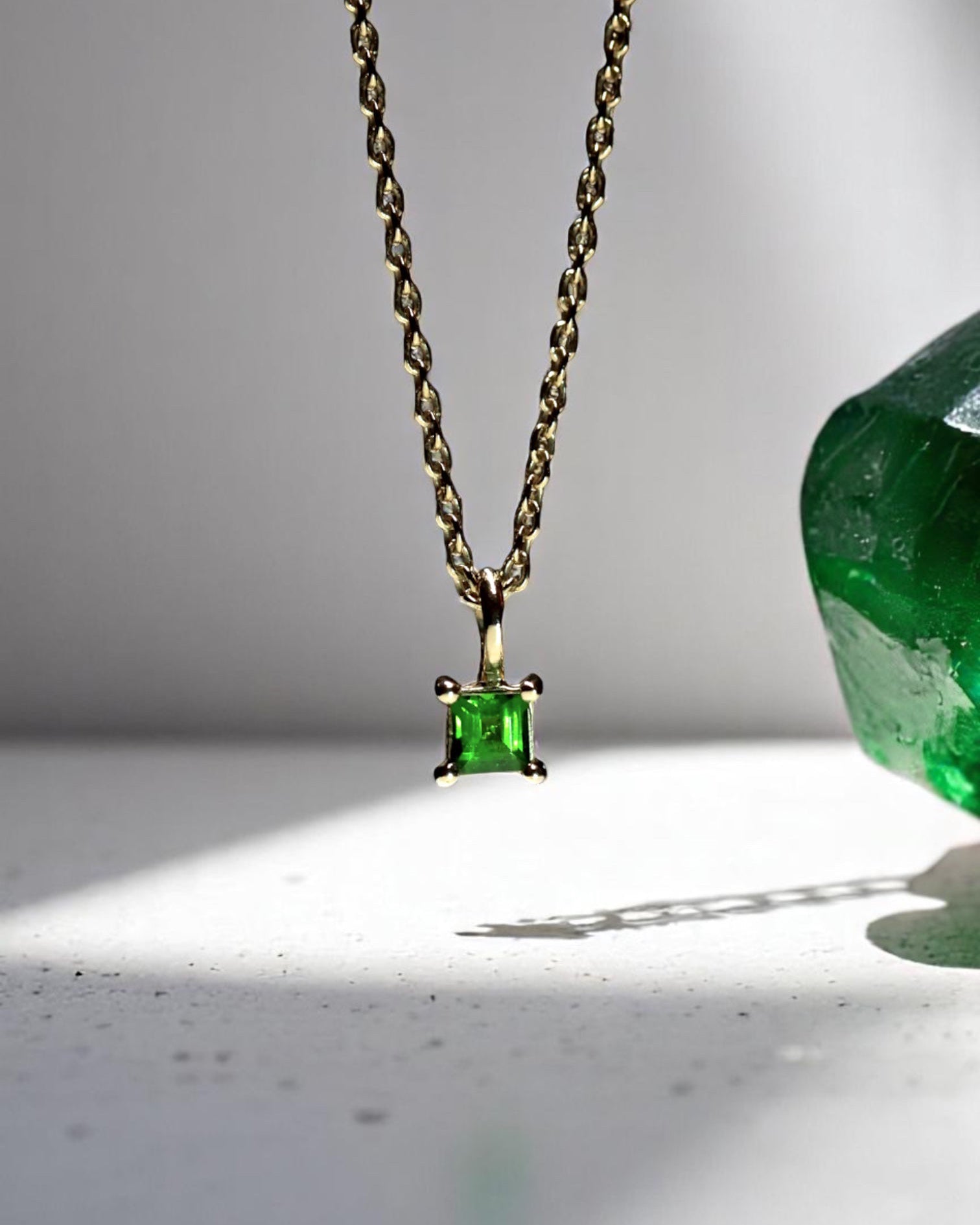 Creativity Necklace Chrome Diopside Gold