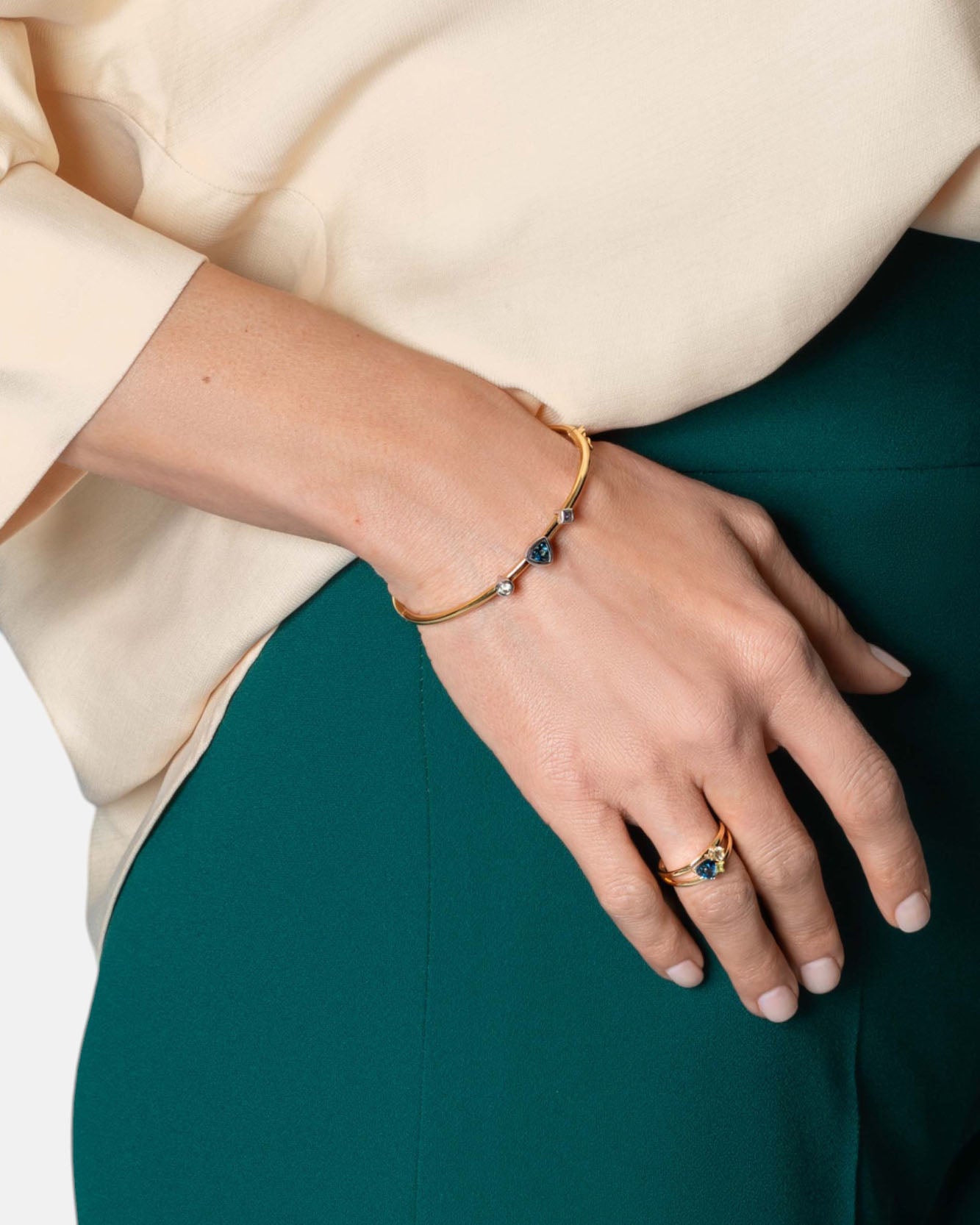 Lucid Bangle Topaz Gold