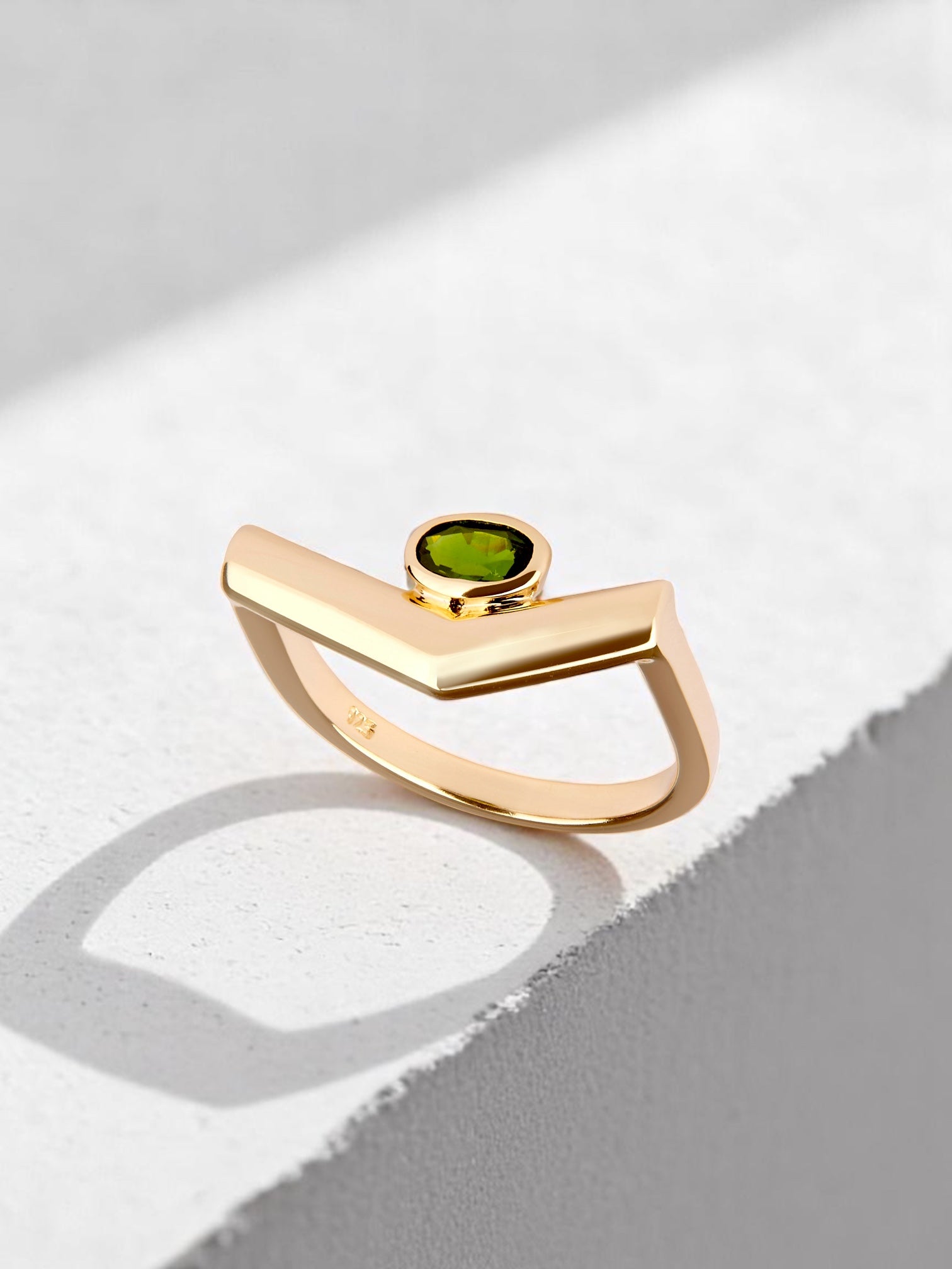 Chromdiopsid Ring Gold - Goldring Damen - Pioneering Edelstein Ring Gold