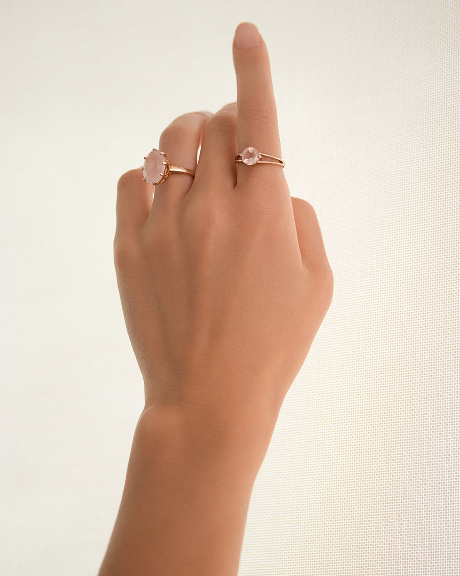 Carolin_Stone_Jewellery_Rose_Quartz_Jewellery_Rose_Ring_Intention_Ring_Gold_wesbitesize.jpg