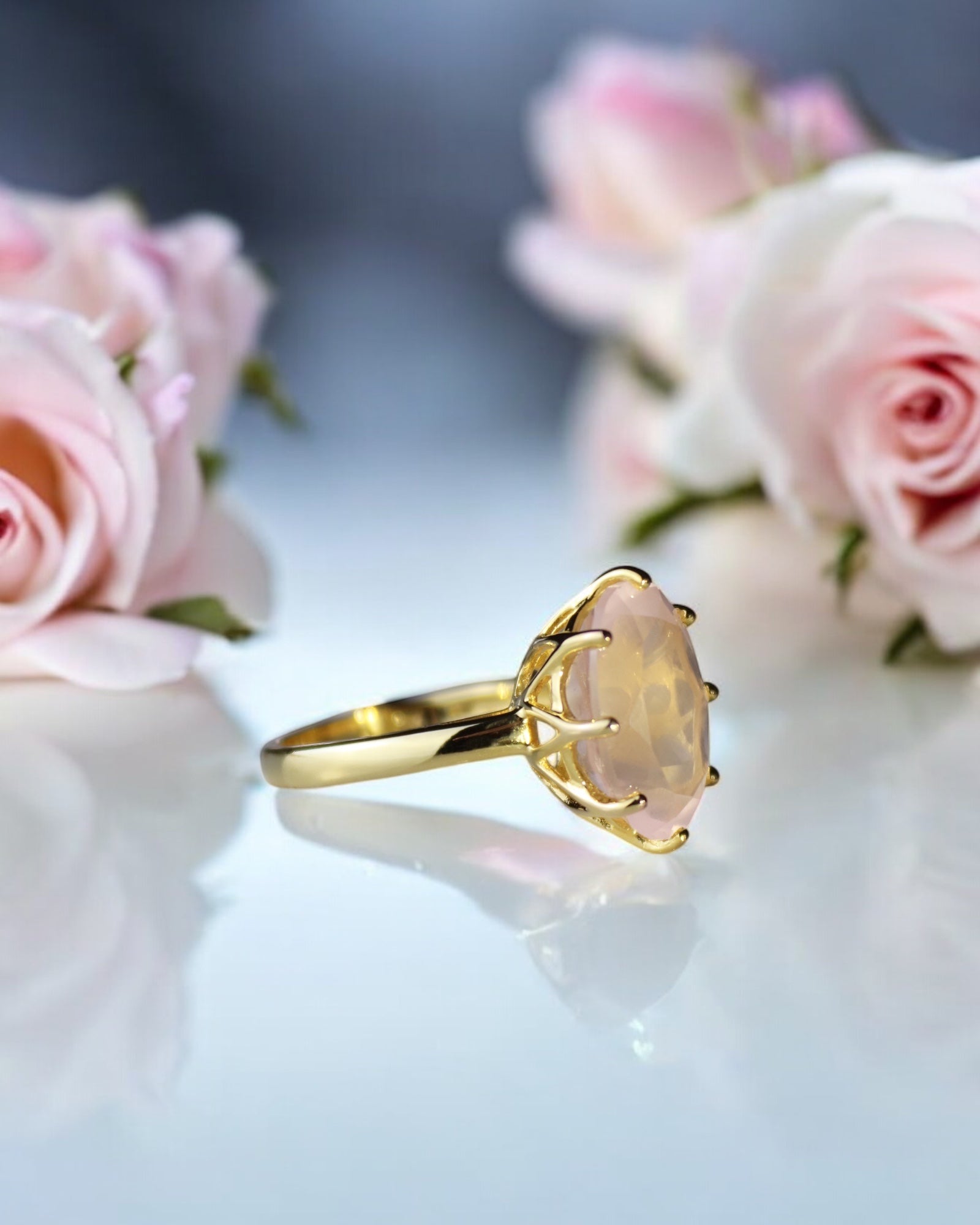 Carolin_Stone_Jewellery_Rose_Ring_Rosenquarz_Gold_2-Photoroom-2-Photoroom-5.jpg