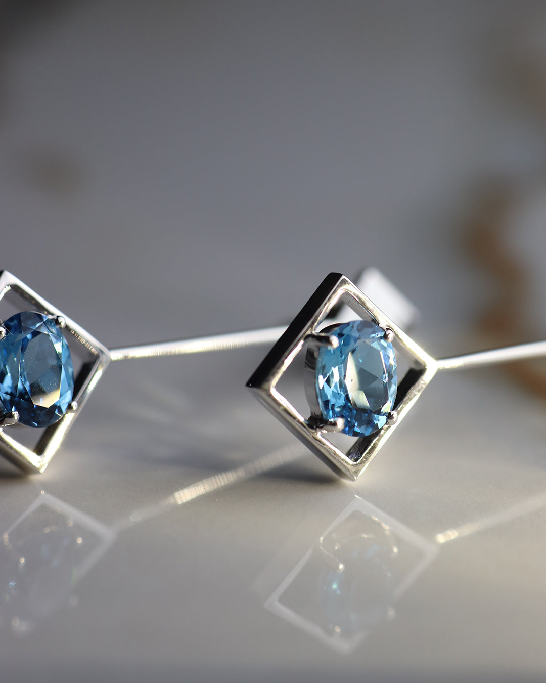 Sparkling Earrings Topaz Silver
