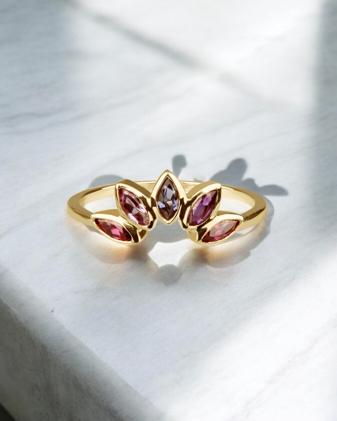 Carolin_stone_Jewellery_Crown_Ring_Amethyst_Gold_Rodolith_2_17ffb44d-419c-44cc-ac60-74cd4668b455.jpg