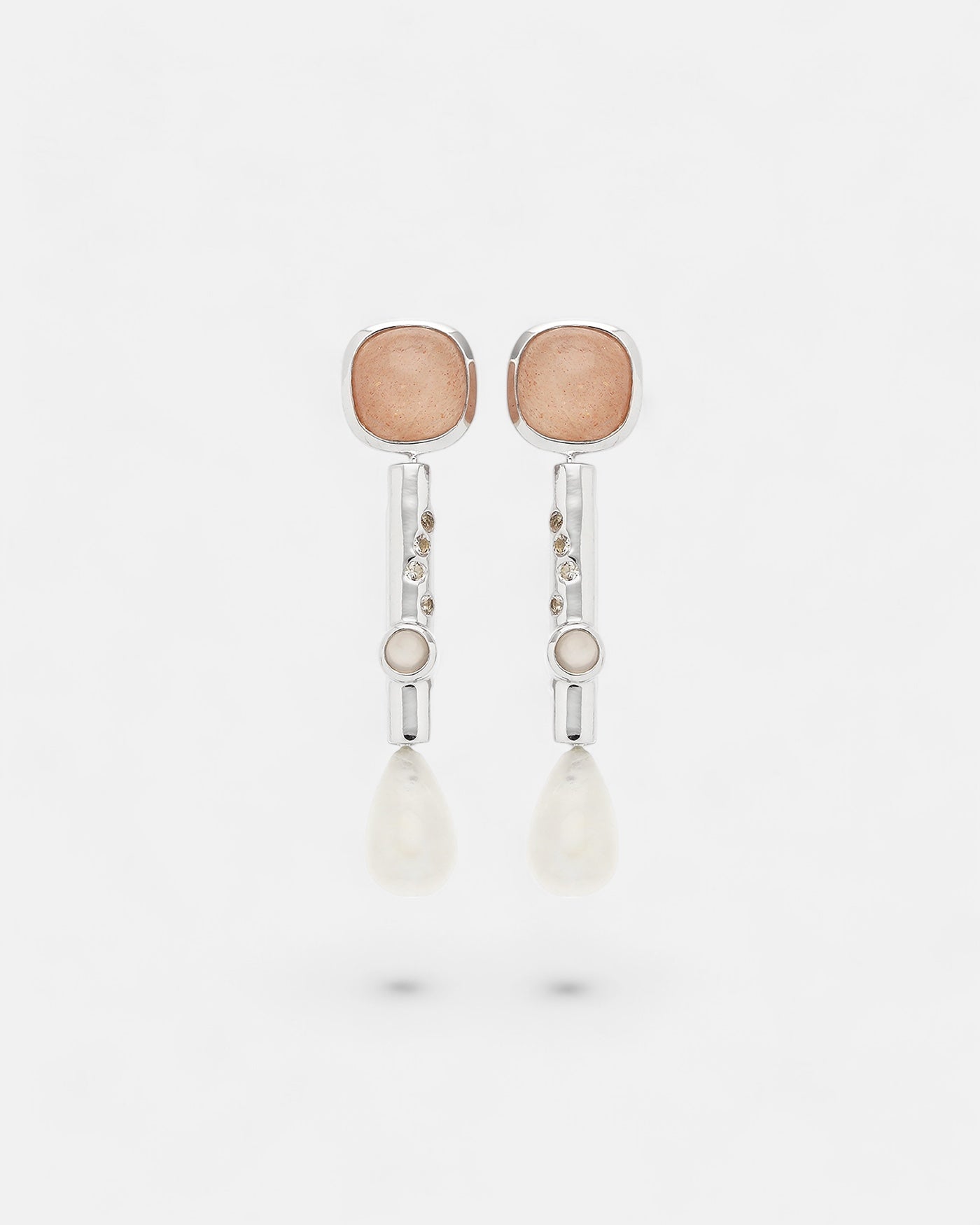 Carollin_Stone_Jewellery_Daydreamer_Ohrringe_Mondstein_Silber_main.jpg