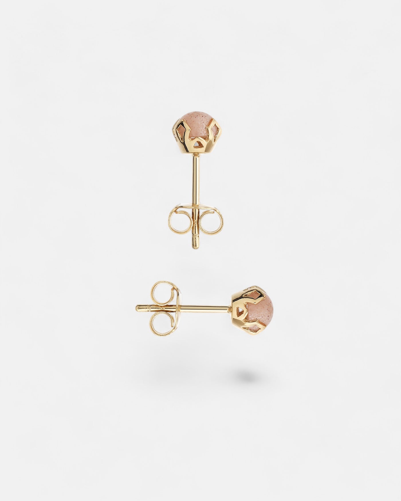 Carollin_Stone_Jewellery_Mystic-me_Ohrstecker_Mondstein_Gold_main.jpg