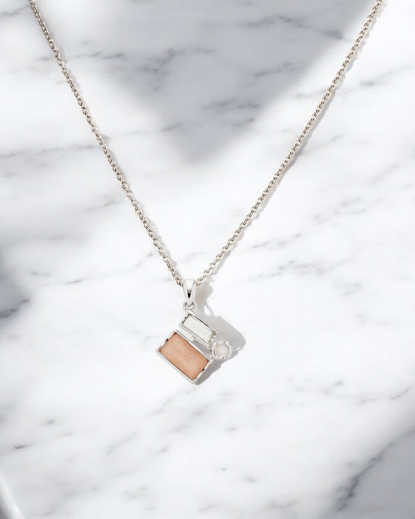 Carollin_Stone_Jewellery_Mystical_Halskette_Mondstein_Silber_1-Photoroom.jpg