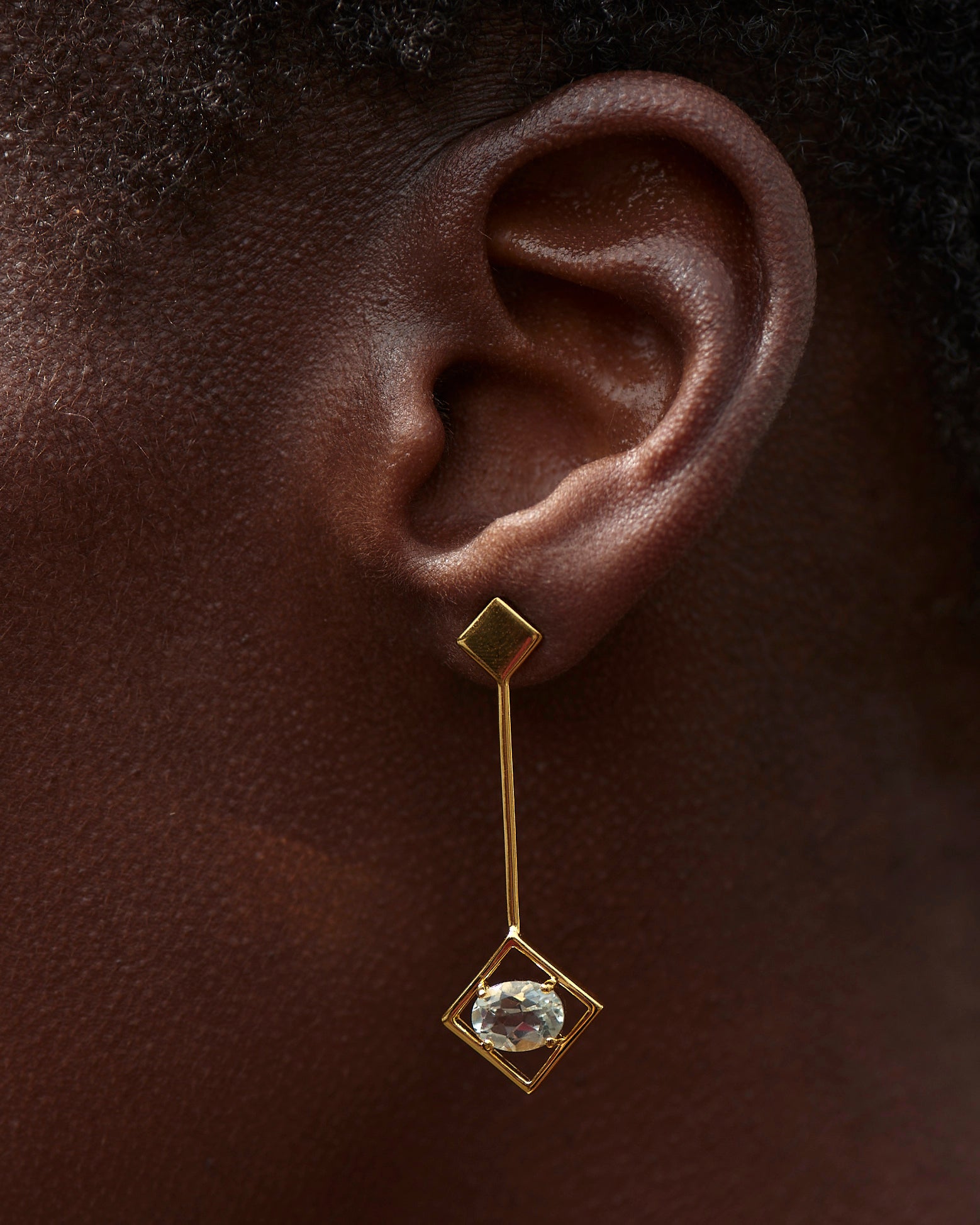 Sparkling earrings green amethyst gold