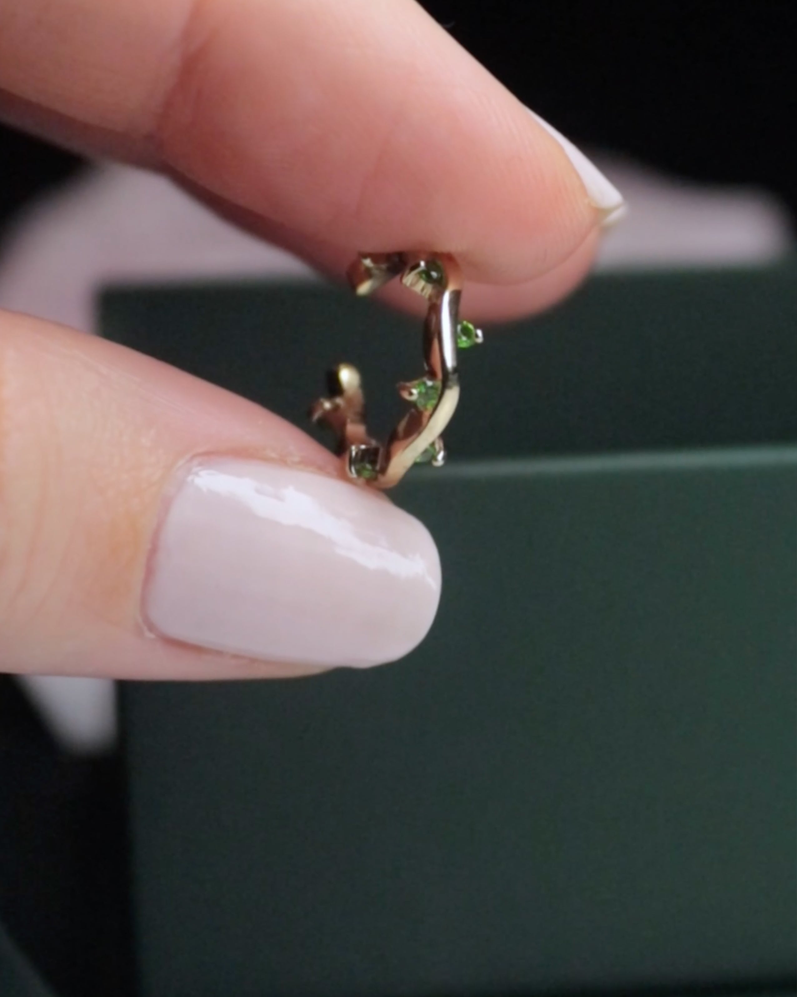 Cit'azone grün - Ear cuff Chromdiopsid Gold