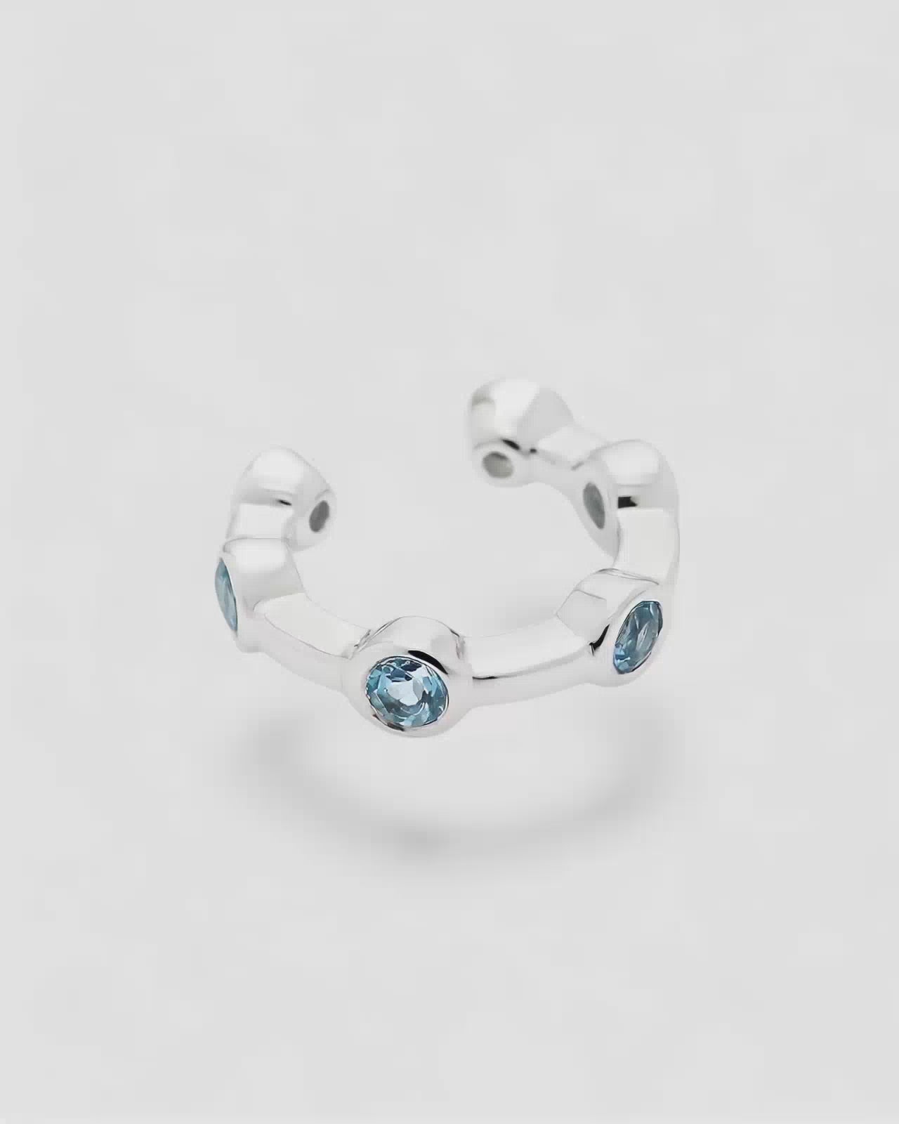 Citygirl blau - Ear cuff Topas Silber